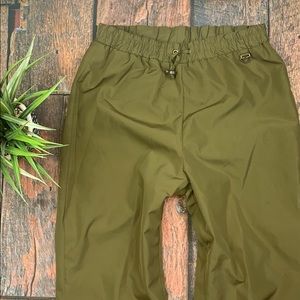 Obermeyer olive ski pants
